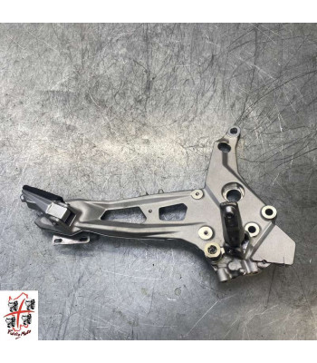 Platine repose pied Droit BMW F900XR - 2025