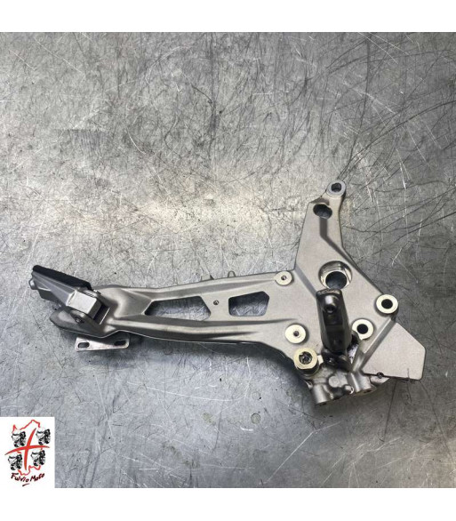 Platine repose pied Droit BMW F900XR - 2025