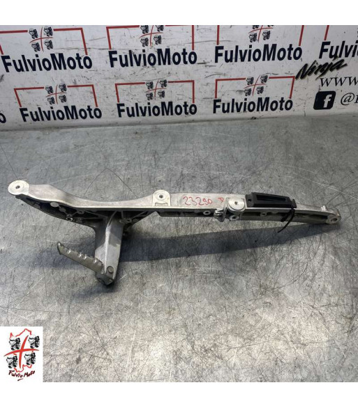 Platine repose pied Droit YAMAHA T-MAX 560 - 2020