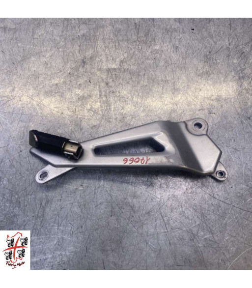 Platine repose pied Droit YAMAHA YBR 125 - 2007 Platine repose pied Droit YAMAHA YBR 125 - 2007