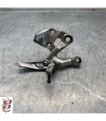 Platine repose pied Avant Droit YAMAHA MT09 - 2020