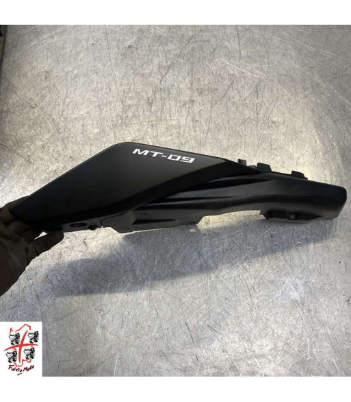 Flanc de selle YAMAHA MT09 - 2014