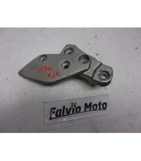 Platine Repose-pied Arrière Gauche Pour Yamaha XJR 1300 - Pièce D'occasion Fonctionnelle