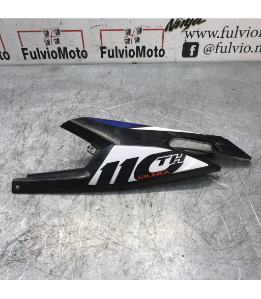 Flanc de selle Gauche GILERA SMT 50 - 2020